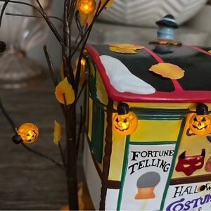 Dept 56 Halloween ‘Costumes for Sale’ Retired Snow Village Lights Work w/Box